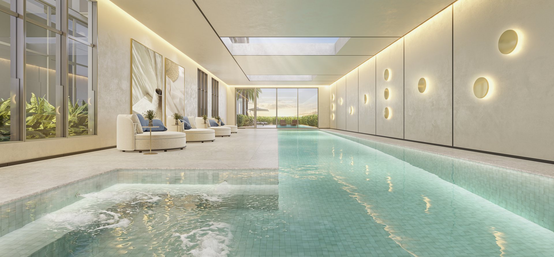 Piscina coberta indoor do Wellness Chácara Santo Antônio, com raia para natação, iluminação natural e fechamento em vidro