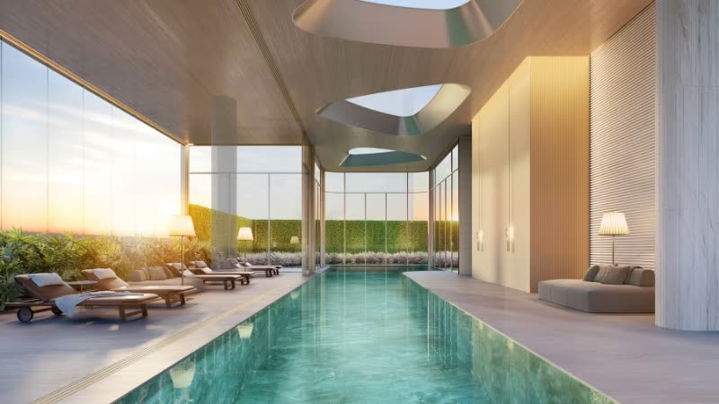 Piscina coberta climatizada do Epic Jardim Europa, com vidros do piso ao teto